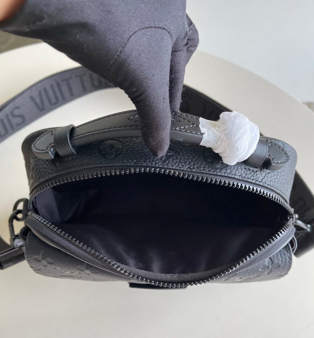 S-lock Messenger Monogram Black