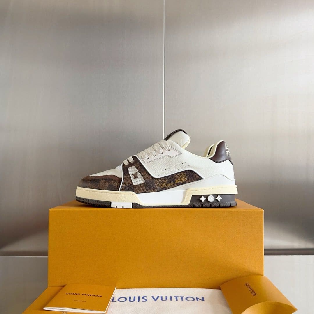 Lv Trainer #54 Brown.