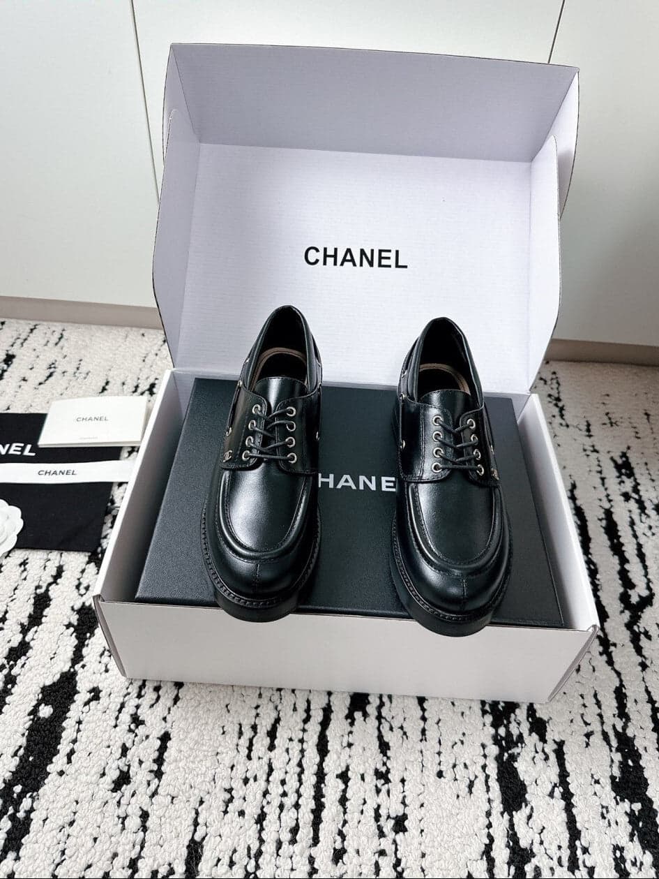 Derby Chanel 25 Edition black