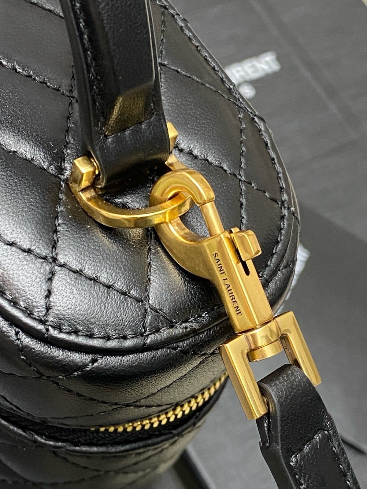 Saint Laurent Gaby Vanity Black Ferragens Douradas