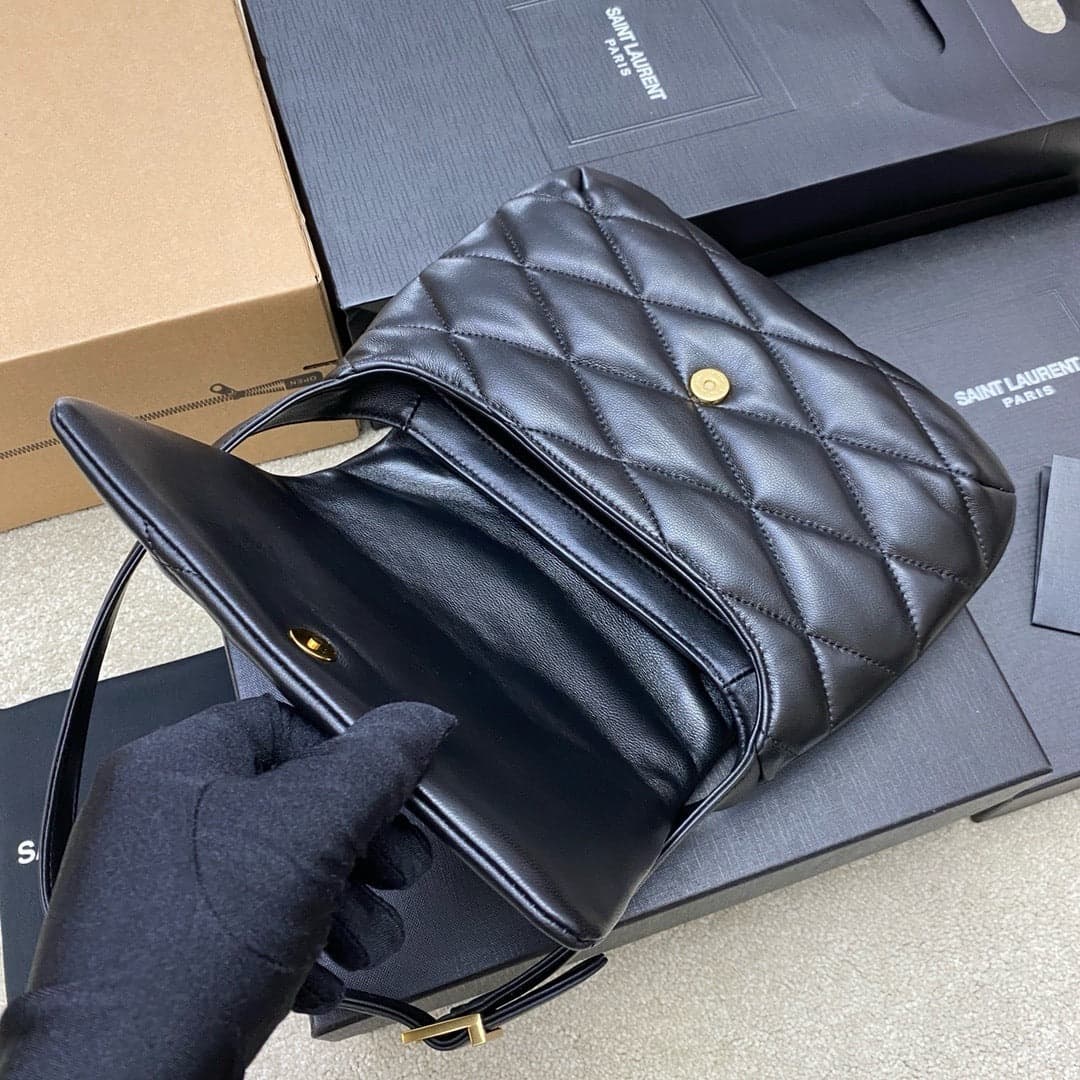 Saint Laurent Jamie Shoulder Bag Black Ferragens Douradas