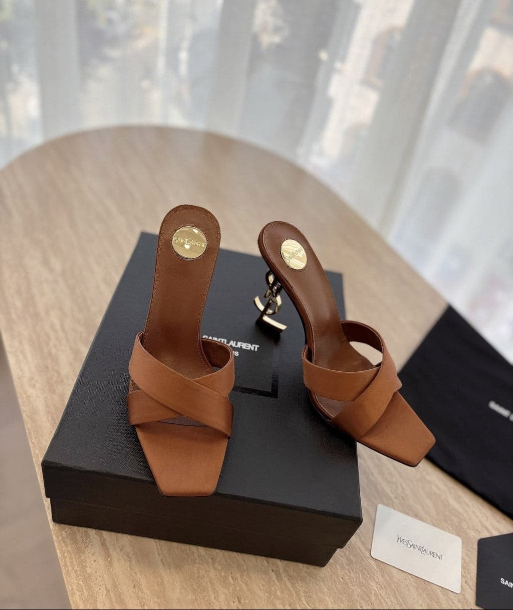 Saint Laurent Mules Opyum Em Crepe De Cetim Marrom