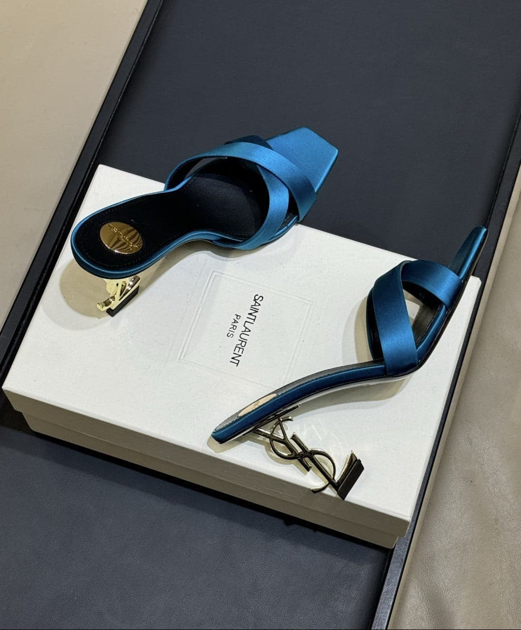 Saint Laurent Mules Opyum Em Crepe De Cetim Azul Marinho