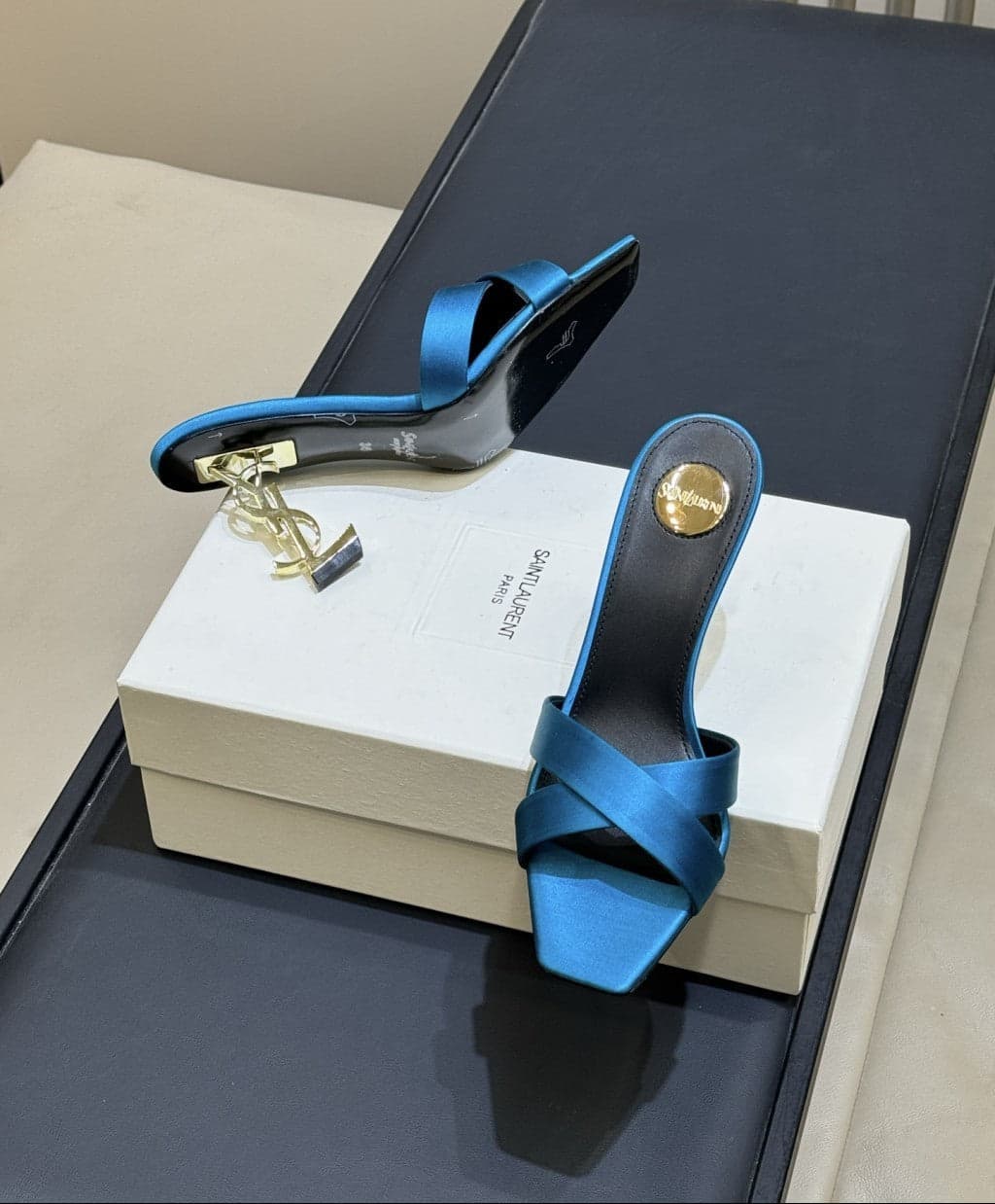 Saint Laurent Mules Opyum Em Crepe De Cetim Azul Marinho