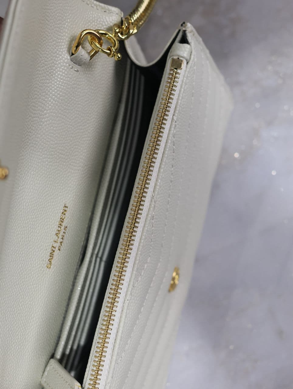 Saint Laurent Shoulder Bag White Ferragens Douradas