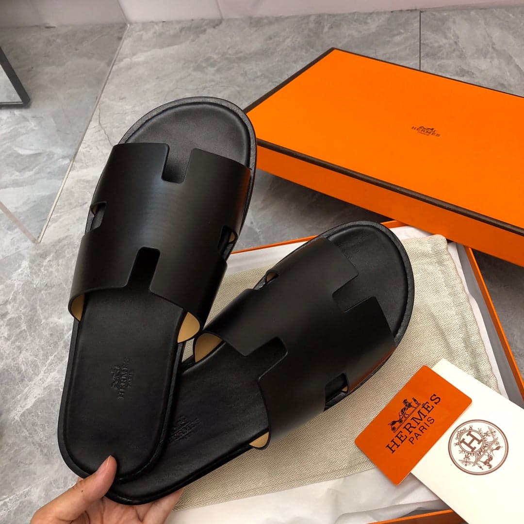 Hermes Izmir Sandal Noir Smooth Calfskin Leather.