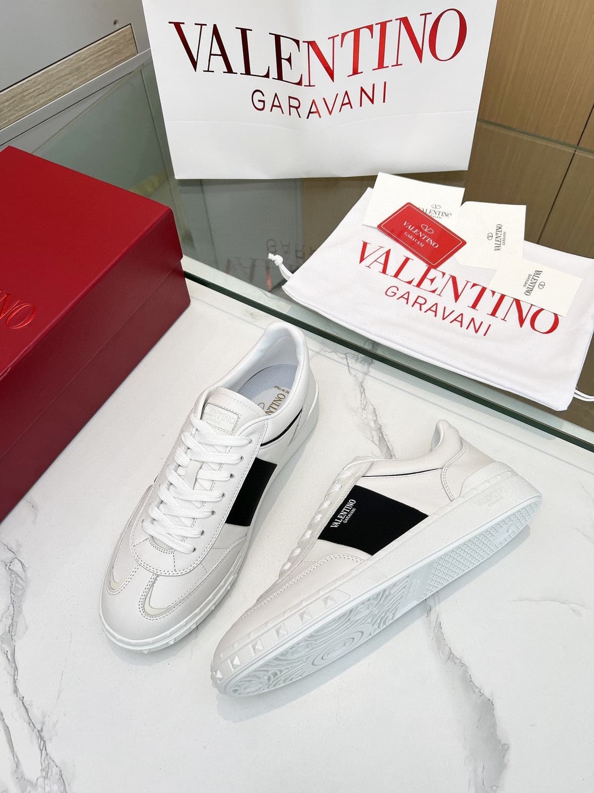 Valentino Garavani Upvillage