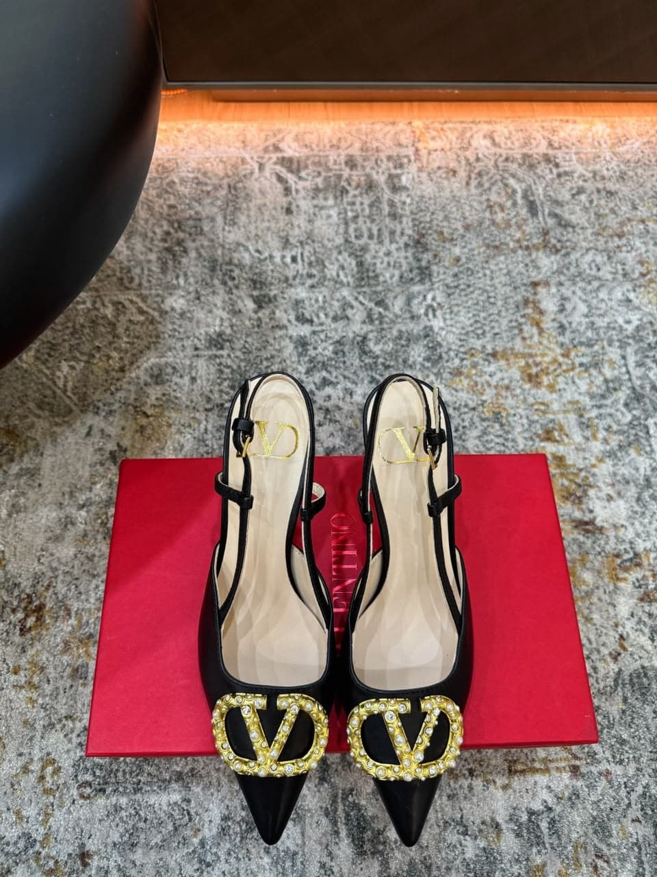 Valentino Garavani VLogo Signature Slingback Pump Black Ferragens Douradas